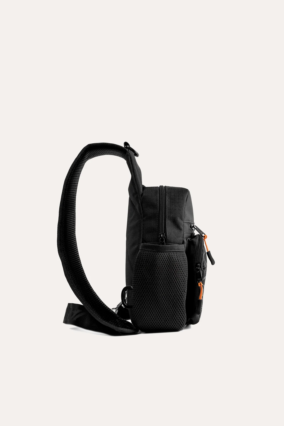 Rival Shoulder Bag With Water Bottle Compartment